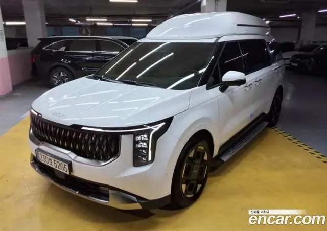 Kia Carnival, 2025, 8 949 км