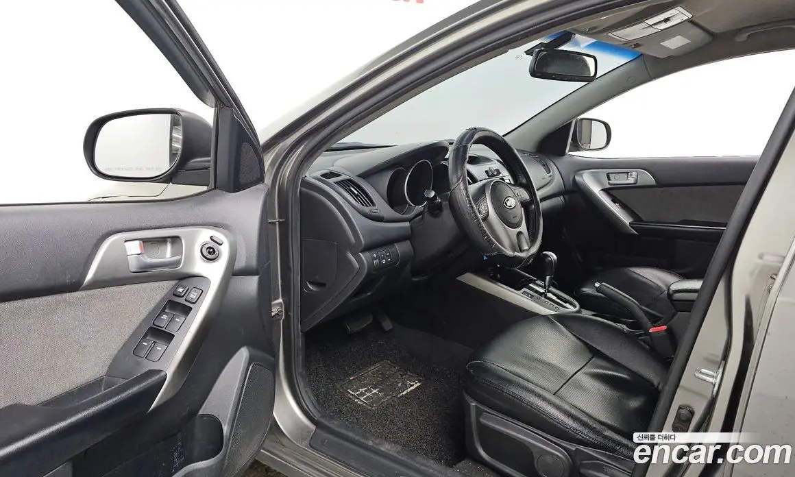Kia Porte 2010 1.6 АКПП, фото 10