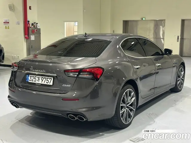 Maserati Ghibli 2023 2.0 АКПП, миниатюра 2