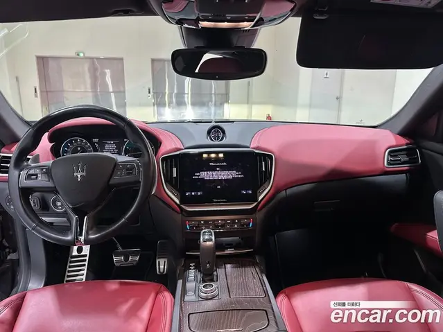 Maserati Ghibli 2023 2.0 АКПП, миниатюра 7
