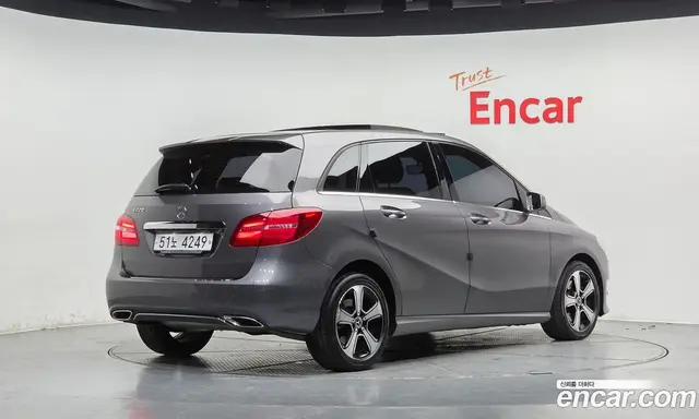 Mercedes-Benz B-Class 2017 2.0 АКПП, миниатюра 2