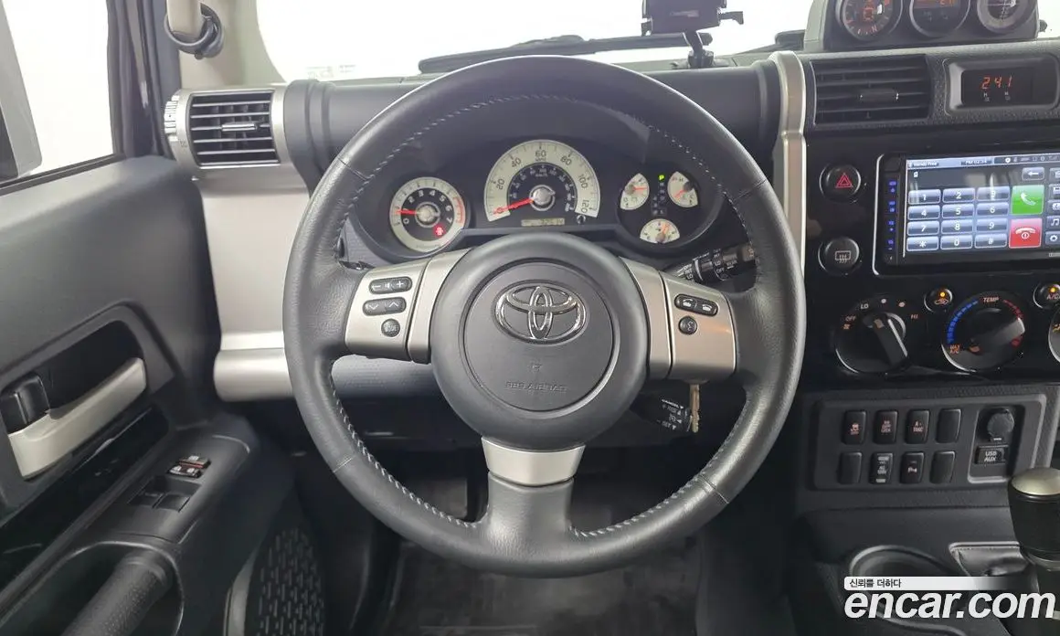 Toyota FJ Cruiser 2014 4.0 АКПП, фото 13 Toyota FJ Cruiser 2014 4.0 АКПП, фото 13