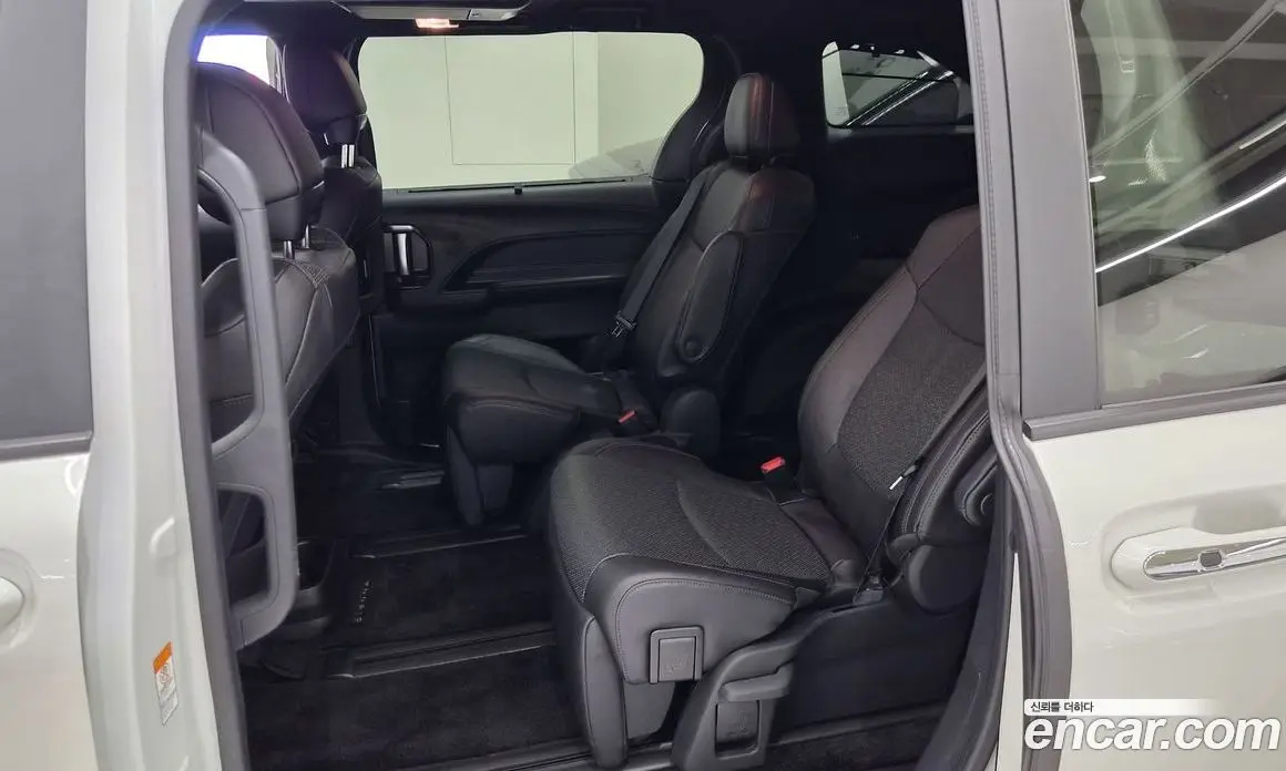 Toyota Sienna 2025 2.5 вариатор, фото 11