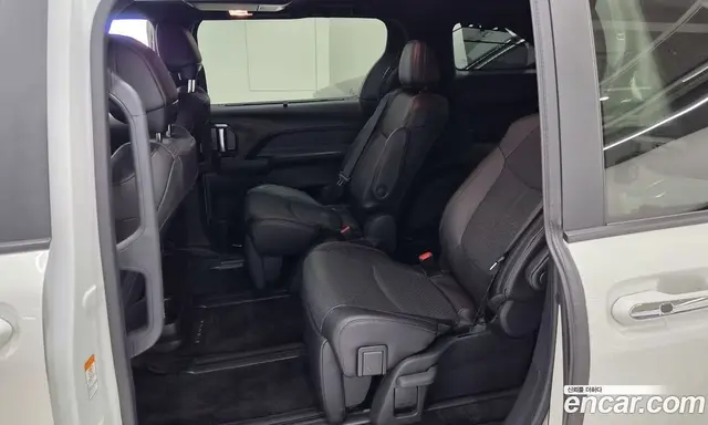 Toyota Sienna 2025 2.5 вариатор, миниатюра 11