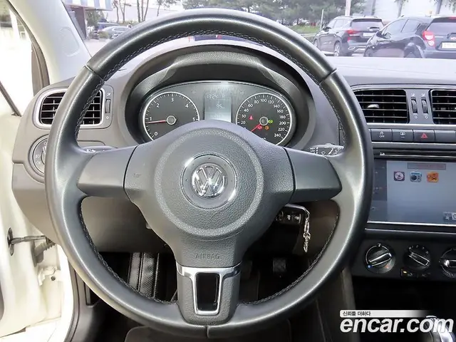 Volkswagen Polo 2013 1.6 АКПП, миниатюра 8