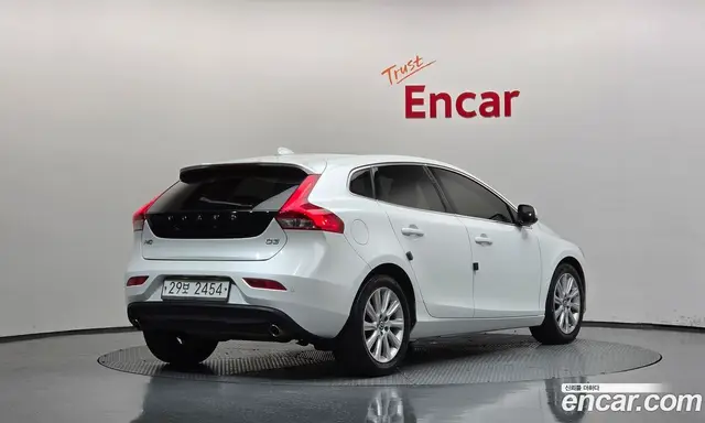Volvo V40 2015 2.0 АКПП, миниатюра 2 Volvo V40 2015 2.0 АКПП, миниатюра 2
