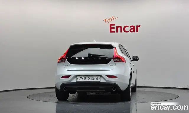 Volvo V40 2015 2.0 АКПП, миниатюра 4 Volvo V40 2015 2.0 АКПП, миниатюра 4