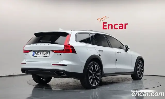 Volvo V60, 2022, 26 025 км