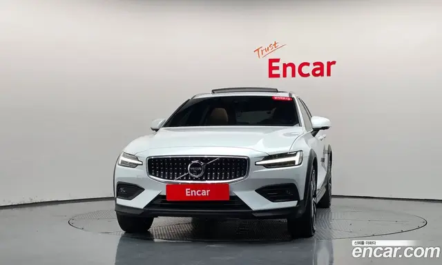 Volvo V60 2022 2.0 АКПП, миниатюра 2