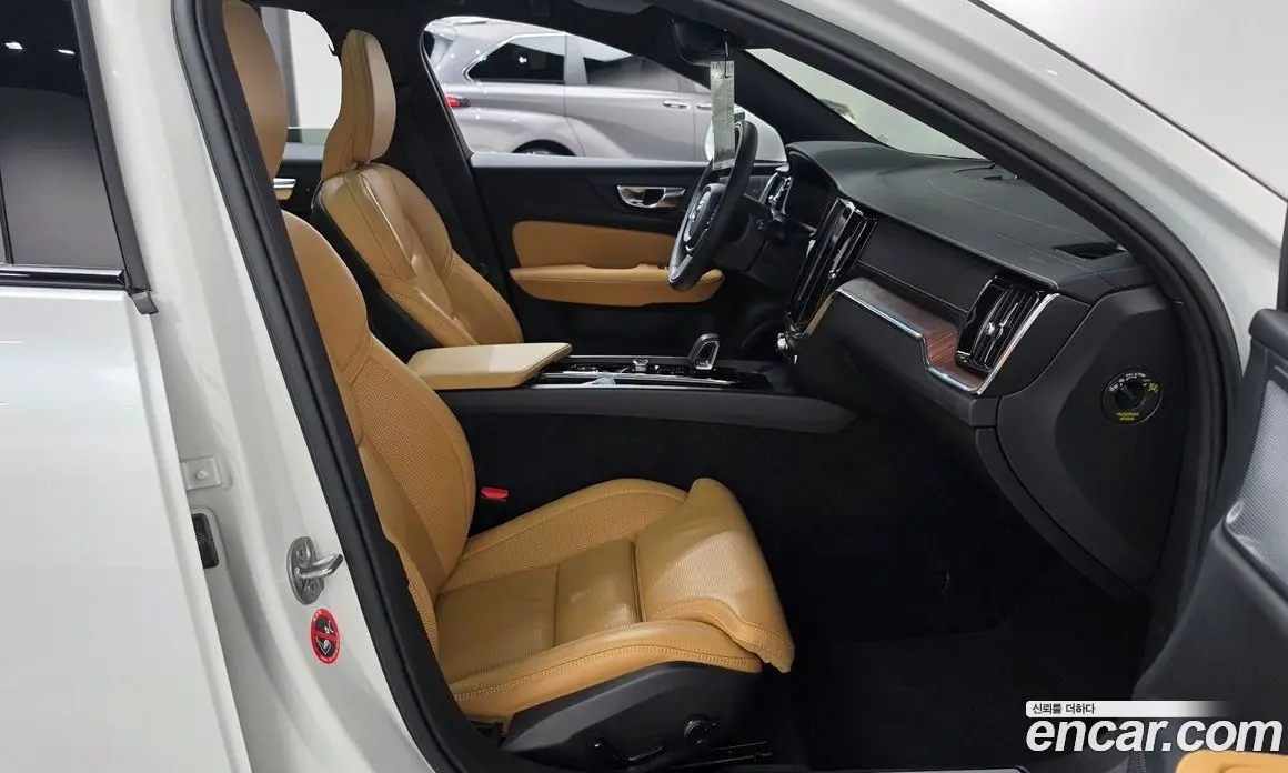 Volvo V60 2022 2.0 АКПП, фото 15