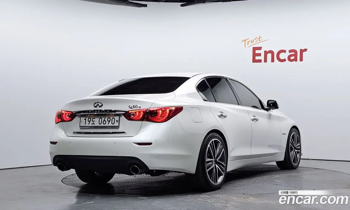 Infiniti Q50 2016 3.5 АКПП, фото 1 Infiniti Q50 2016 3.5 АКПП, фото 1