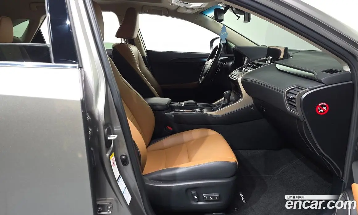 Lexus NX 2019 2.5 АКПП, фото 16