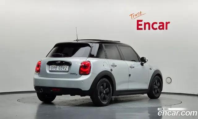 Mini Cooper 2016 1.5 АКПП, миниатюра 2