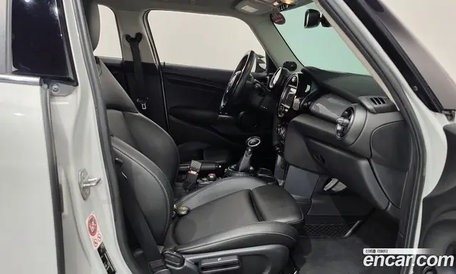 Mini Cooper 2016 1.5 АКПП, миниатюра 11