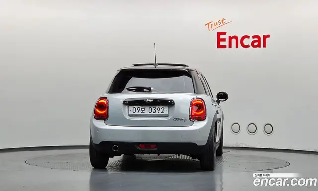 Mini Cooper 2016 1.5 АКПП, миниатюра 4