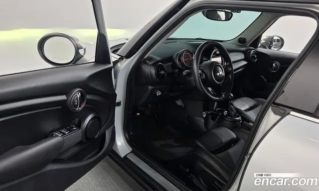 Mini Cooper 2016 1.5 АКПП, миниатюра 10