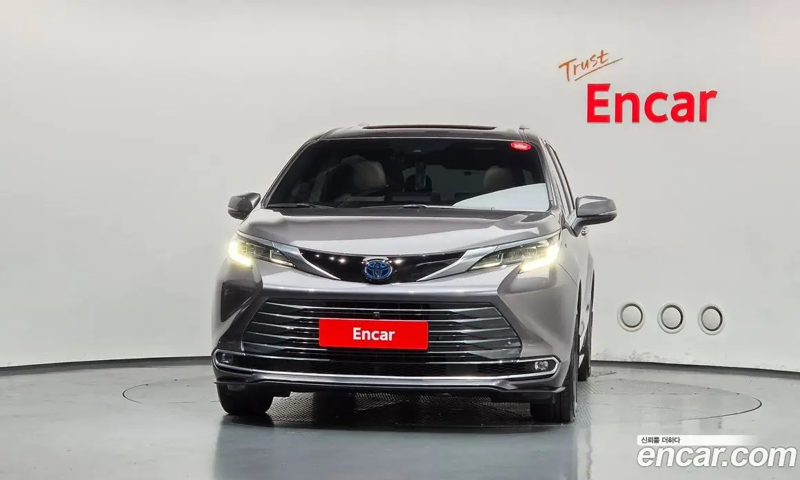 Toyota Sienna 2024 2.5 АКПП, фото 3