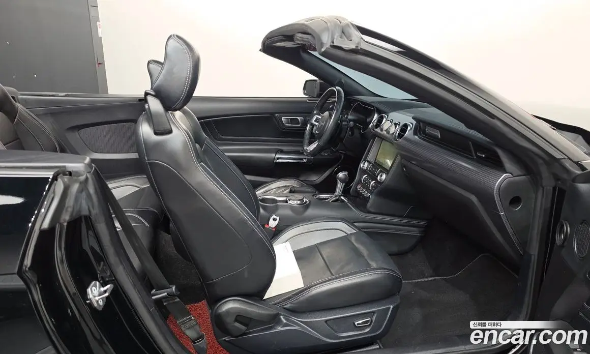 Ford Mustang 2019 2.3 АКПП, фото 16