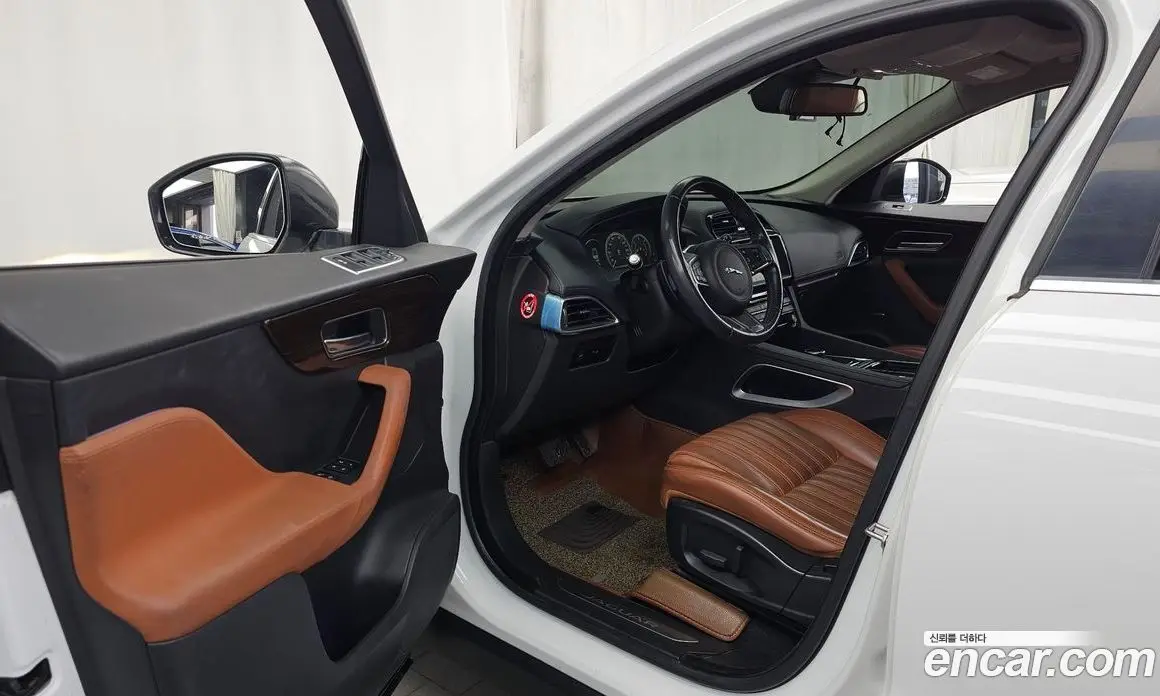Jaguar F-Pace 2018 2.0 АКПП, фото 13