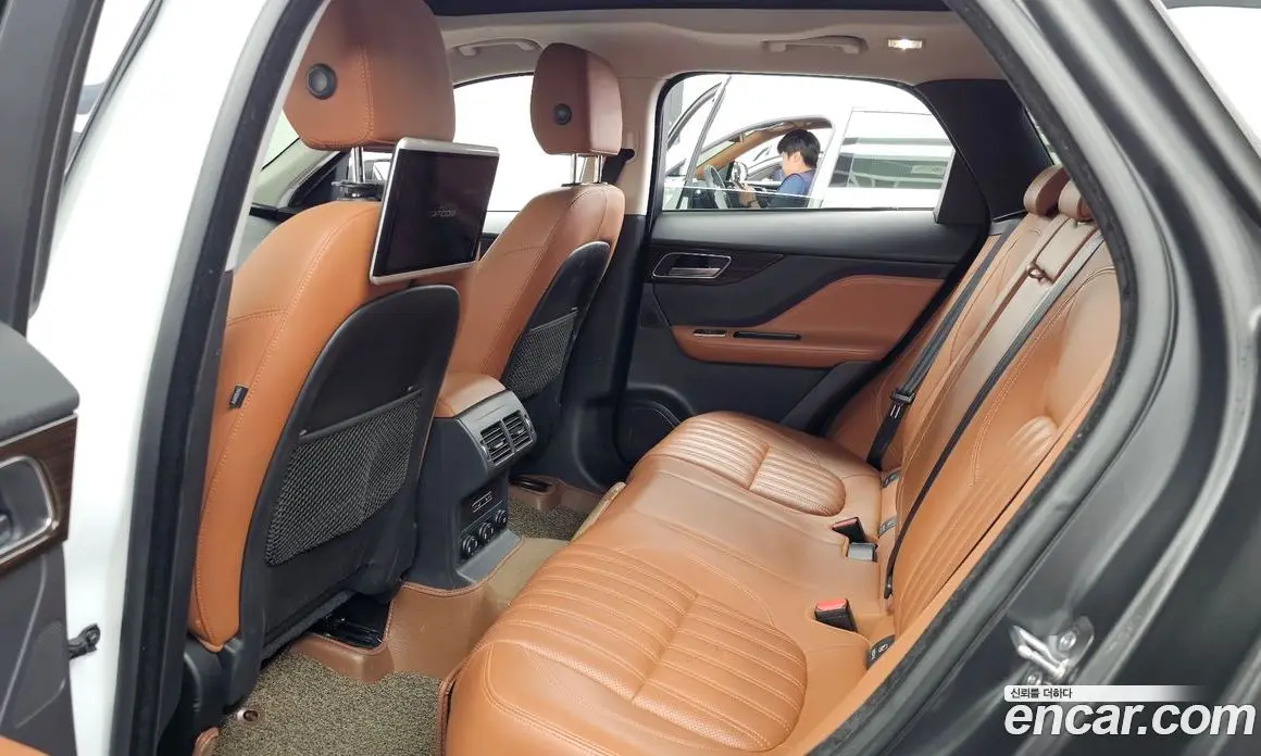 Jaguar F-Pace 2018 2.0 АКПП, фото 16