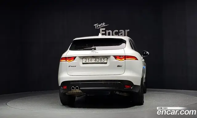 Jaguar F-Pace 2018 2.0 АКПП, миниатюра 4