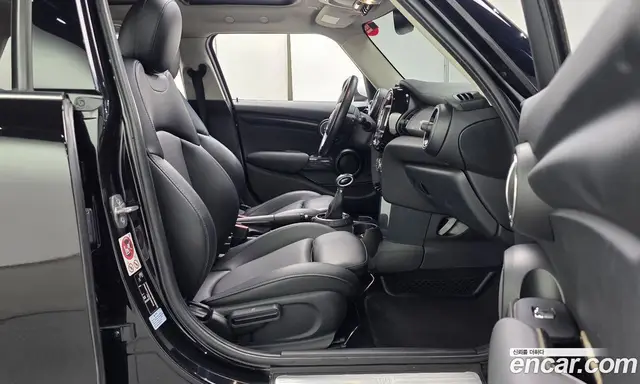 Mini Cooper 2016 1.5 АКПП, миниатюра 11