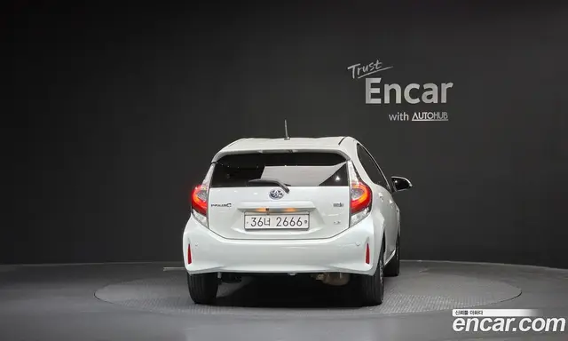 Toyota Prius 2018 1.5 АКПП, миниатюра 3