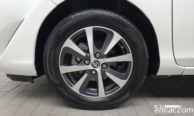 Toyota Prius 2018 1.5 АКПП, миниатюра 4
