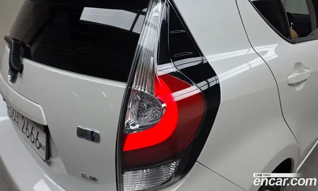 Toyota Prius 2018 1.5 АКПП, миниатюра 8
