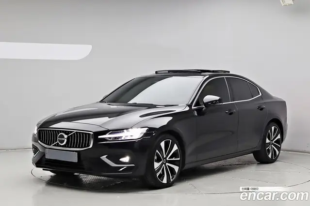 Volvo S60, 2022, 23 657 км