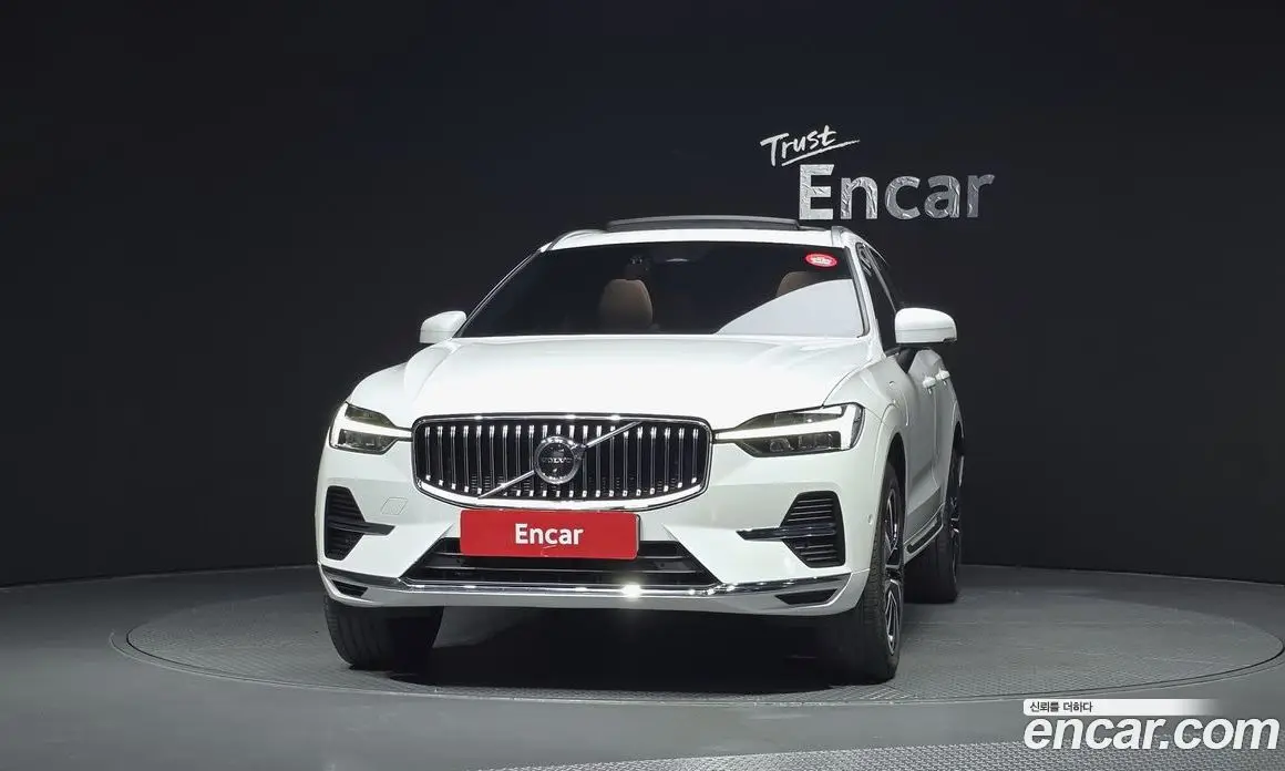 Volvo XC60 2023 2.0 АКПП, фото 3