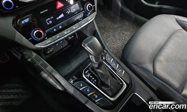 Hyundai Ioniq 2016 1.6 АКПП, миниатюра 11