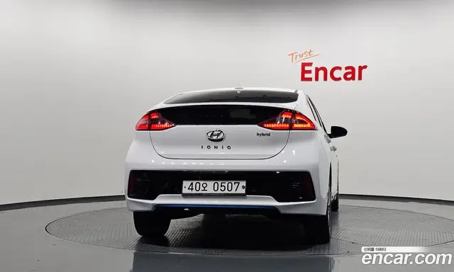 Hyundai Ioniq 2016 1.6 АКПП, миниатюра 3