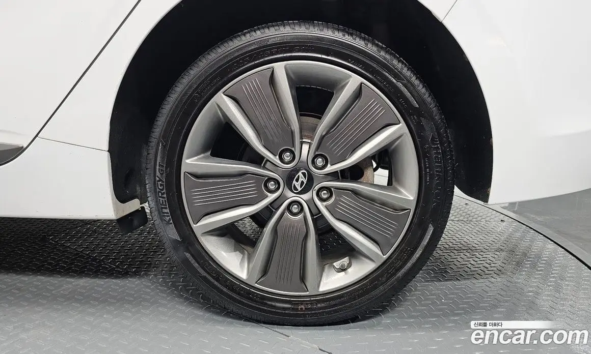 Hyundai Ioniq 2016 1.6 АКПП, фото 6