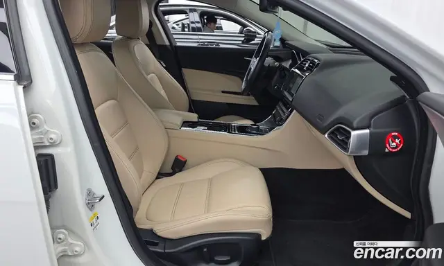 Jaguar XE 2017 2.0 АКПП, миниатюра 11 Jaguar XE 2017 2.0 АКПП, миниатюра 11