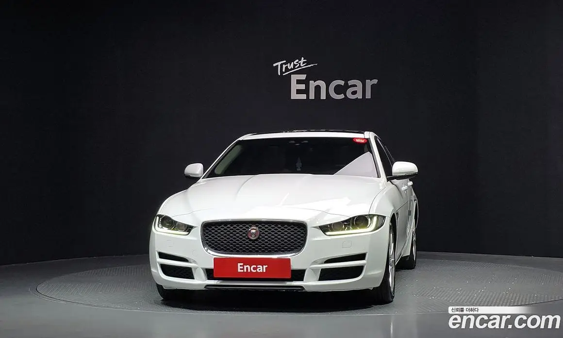 Jaguar XE 2017 2.0 АКПП, фото 3 Jaguar XE 2017 2.0 АКПП, фото 3