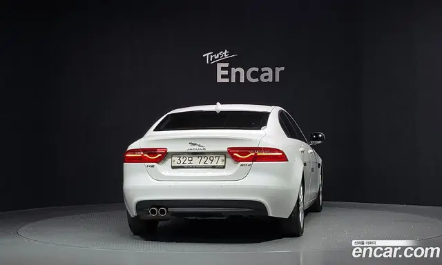 Jaguar XE 2017 2.0 АКПП, миниатюра 4 Jaguar XE 2017 2.0 АКПП, миниатюра 4