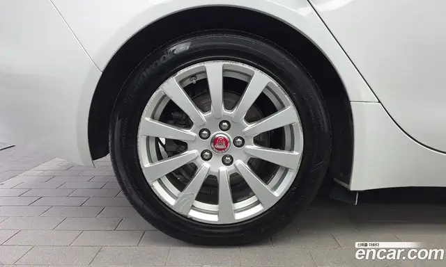 Jaguar XE 2017 2.0 АКПП, миниатюра 5 Jaguar XE 2017 2.0 АКПП, миниатюра 5