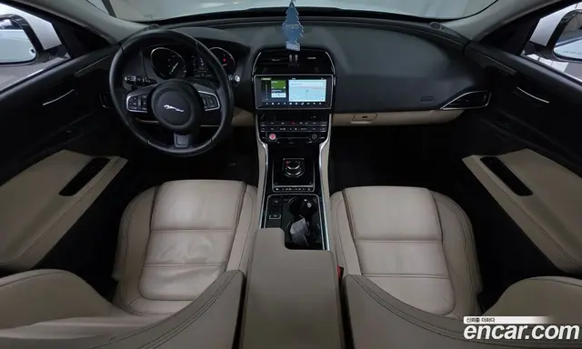 Jaguar XE 2017 2.0 АКПП, миниатюра 7 Jaguar XE 2017 2.0 АКПП, миниатюра 7