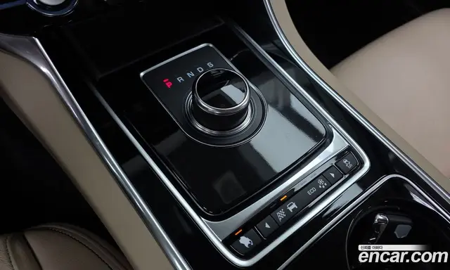Jaguar XE 2017 2.0 АКПП, миниатюра 9 Jaguar XE 2017 2.0 АКПП, миниатюра 9