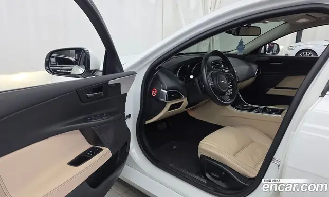 Jaguar XE 2017 2.0 АКПП, миниатюра 10 Jaguar XE 2017 2.0 АКПП, миниатюра 10