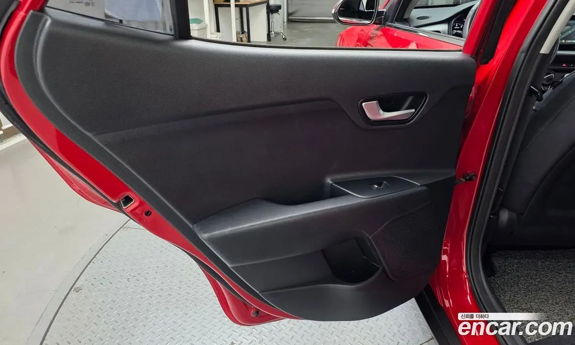 Kia Stonic 2018 1.4 АКПП, фото 15