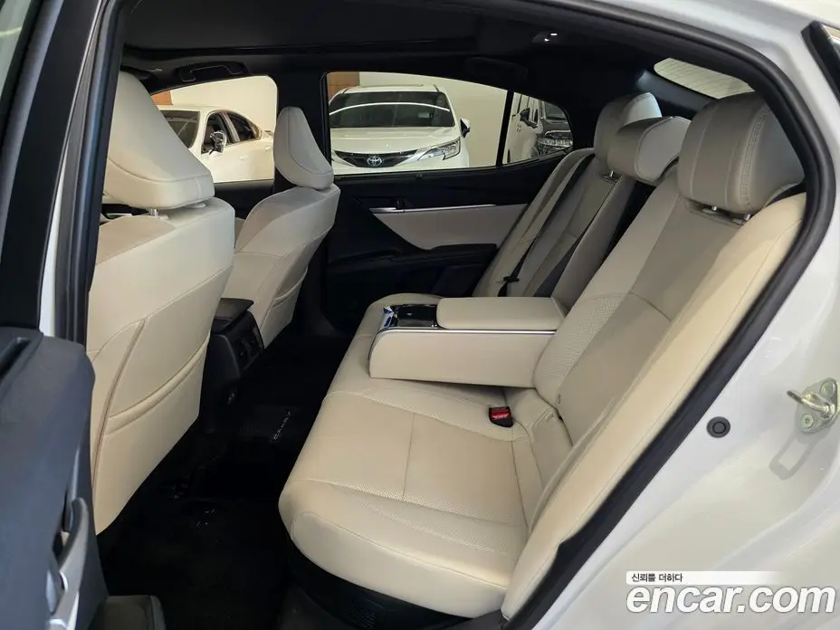 Toyota Camry 2025 2.5 вариатор, фото 11