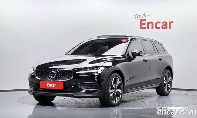 Volvo V60, 2021, 81 545 км