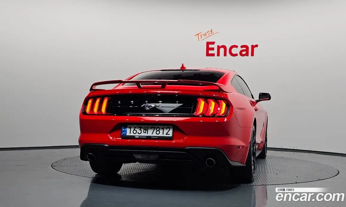 Ford Mustang 2022 2.3 АКПП, фото 3