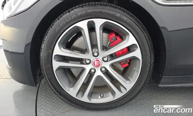 Jaguar XE 2019 3.0 АКПП, миниатюра 5 Jaguar XE 2019 3.0 АКПП, миниатюра 5