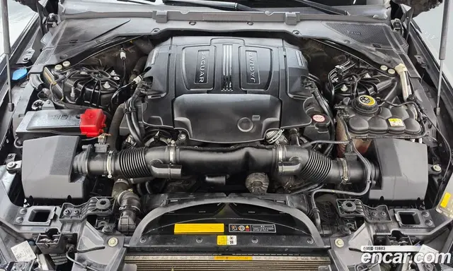 Jaguar XE 2019 3.0 АКПП, миниатюра 6 Jaguar XE 2019 3.0 АКПП, миниатюра 6
