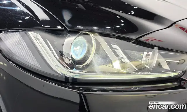 Jaguar XE 2019 3.0 АКПП, миниатюра 8 Jaguar XE 2019 3.0 АКПП, миниатюра 8