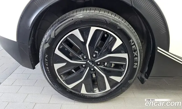Kia EV6 2023 0.1 АКПП, миниатюра 5 Kia EV6 2023 0.1 АКПП, миниатюра 5