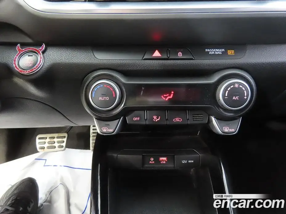 Kia Stonic 2017 1.4 АКПП, фото 12